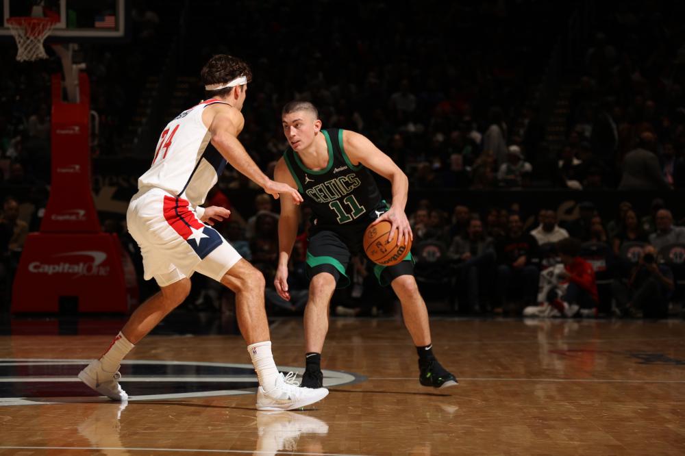 靠阵容深度 靠阵容深度